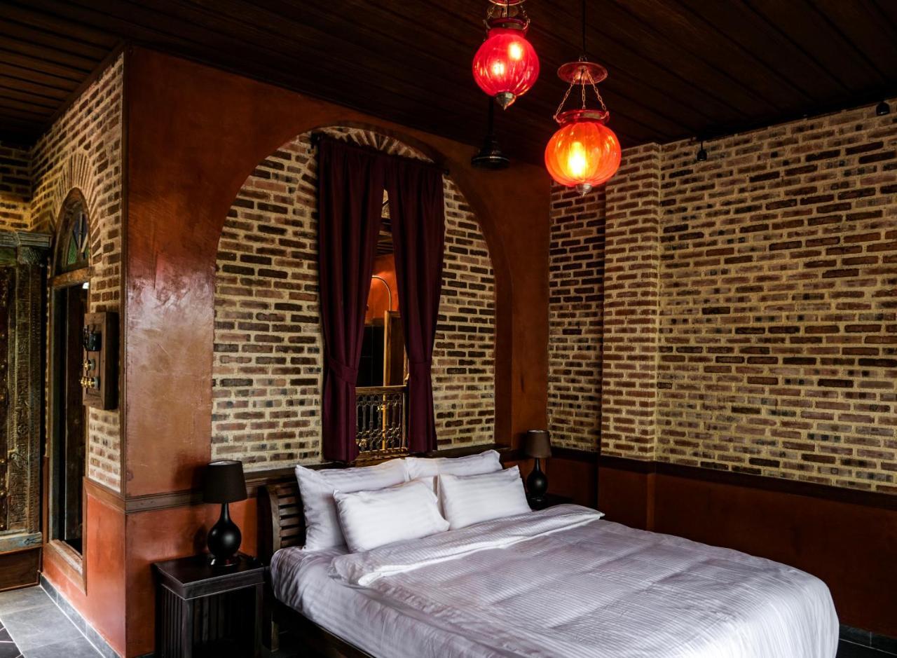 Chateau Orientale Resort Luang Prabang Exterior photo