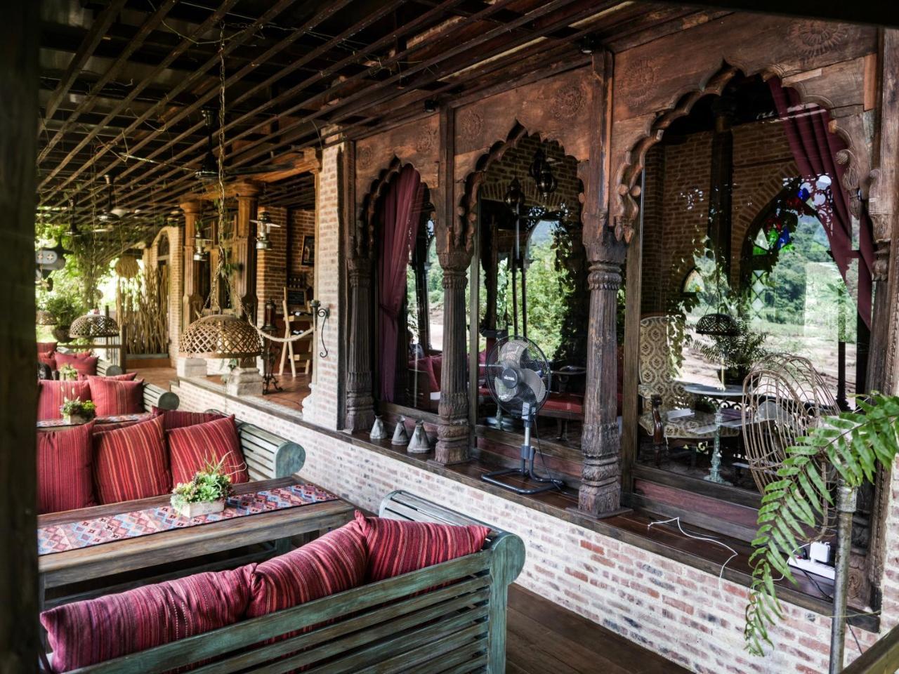 Chateau Orientale Resort Luang Prabang Exterior photo