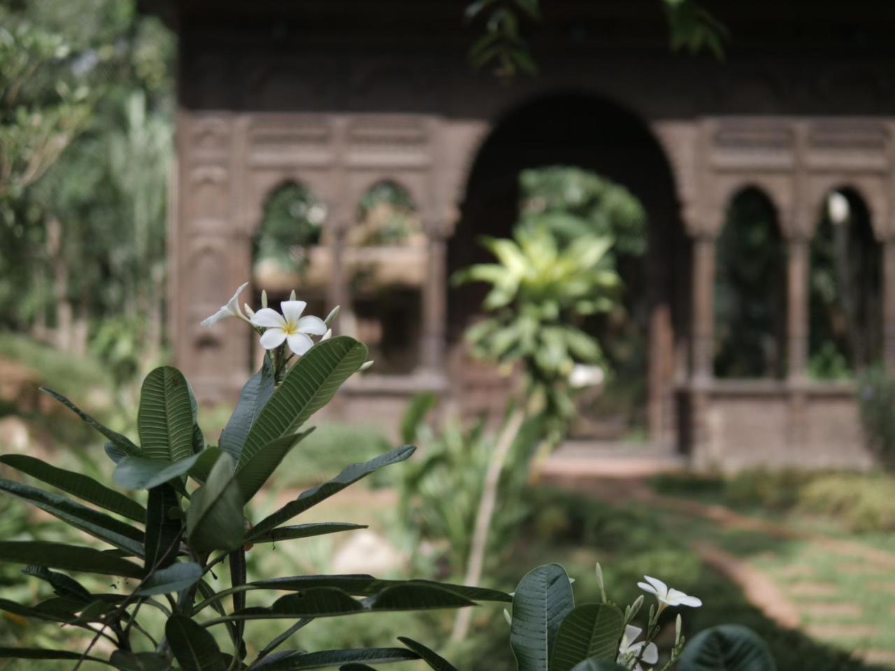 Chateau Orientale Resort Luang Prabang Exterior photo